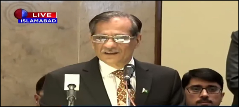 ایک سال نیک نیتی اور نیک جذبے کے ساتھ ملک کودےدیں،دیکھیں گے ملک کانقشہ بدل جائے گا، چیف جسٹس