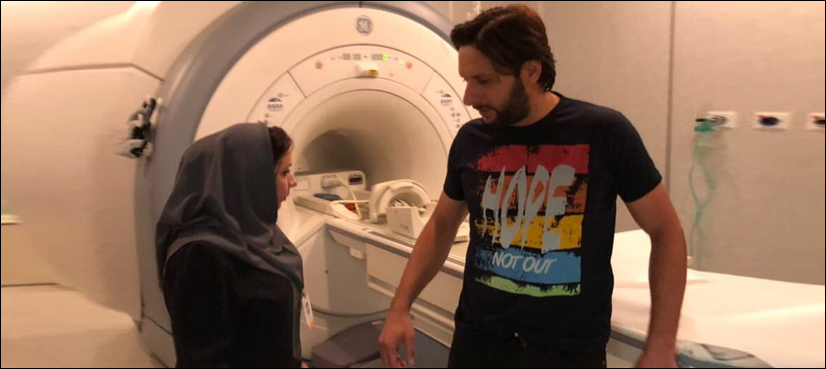 گھٹنے کا ایم آرآئی، شاہد آفریدی کا مداحوں سے دعا کی اپیل