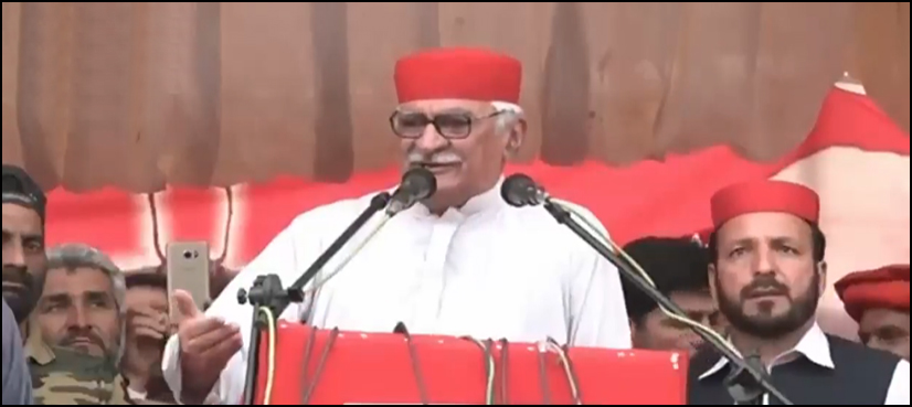کپتان کے سیاست میں آنے سے شرافت ختم ہوگئی ہے، اسفند یار ولی