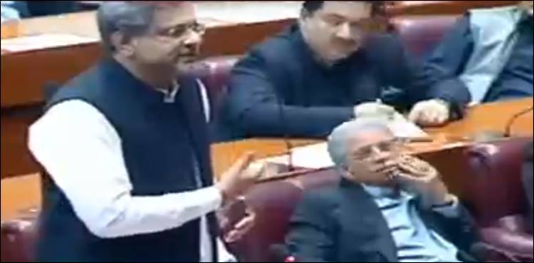 آئندہ حکومت بجٹ میں تبدیلی کرسکتی ہے، اپوزیشن برداشت کرے، خاقان عباسی
