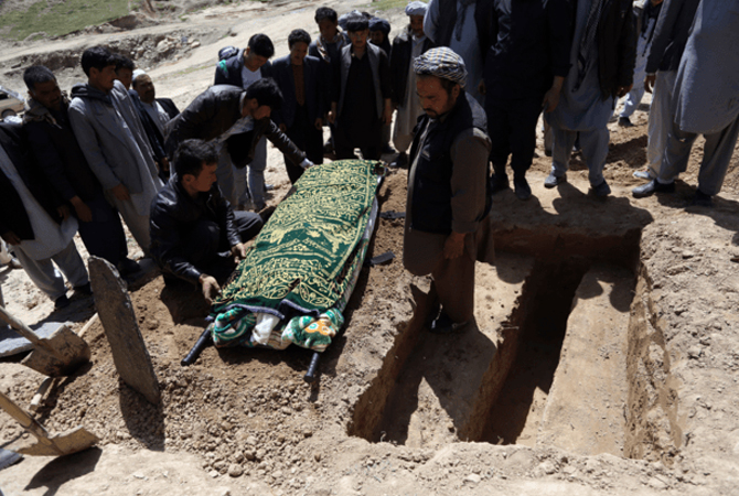 افغانستان میں دو دہشت گرد حملے، نو فوجی اورپانچ پولیس اہلکارجاں بحق