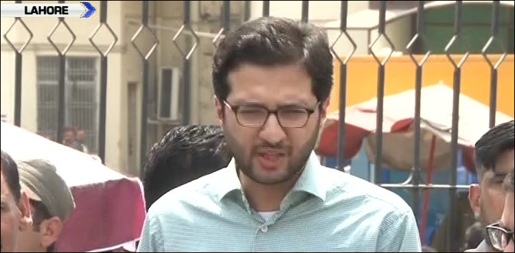 والد سے ملاقات کے لیے میڈیکل بورڈ کی اجازت ضروری ہے‘ احمد اقبال