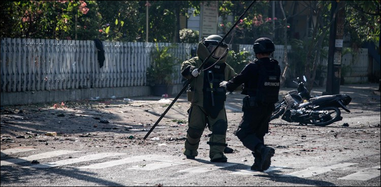 انڈونیشیا: 3 گرجا گھروں پرخودکش حملے، 14 افراد ہلاک، 40 سے زائد زخمی