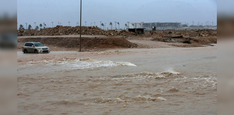 سمندری طوفان سعودی عرب کے ساحلی علاقوں سے ٹکرا گیا