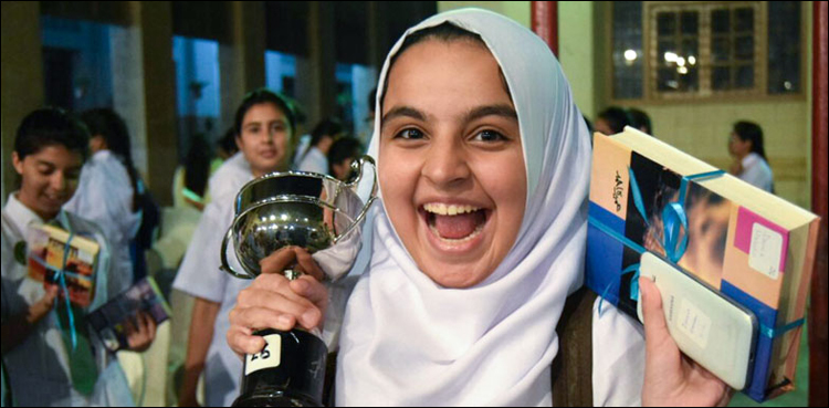18 سالہ پاکستانی طالبہ کے لیے ایمرجنگ ینگ لیڈرز ایوارڈ