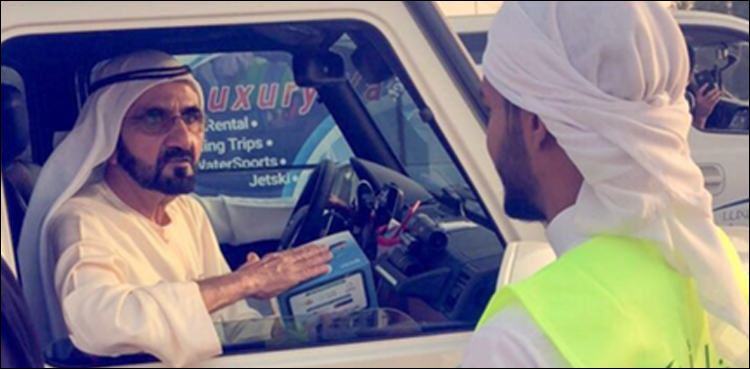 شیخ راشد المکتوم افطار سے قبل اچانک رضاکاروں کے پاس پہنچ گئے