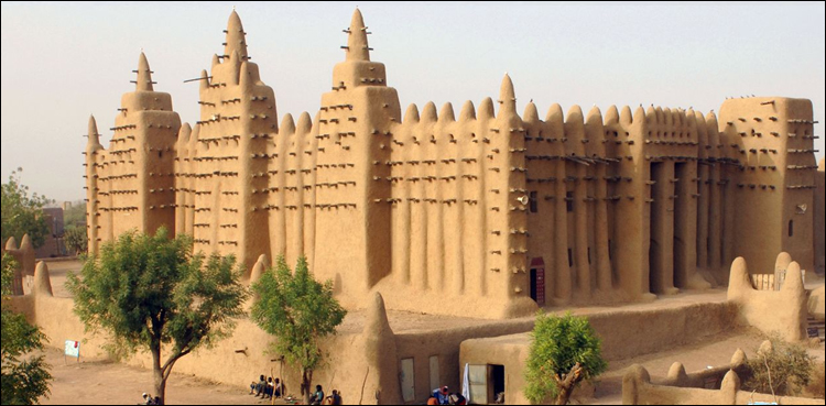 مٹی سے بنی ہوئی خوبصورت مسجد
