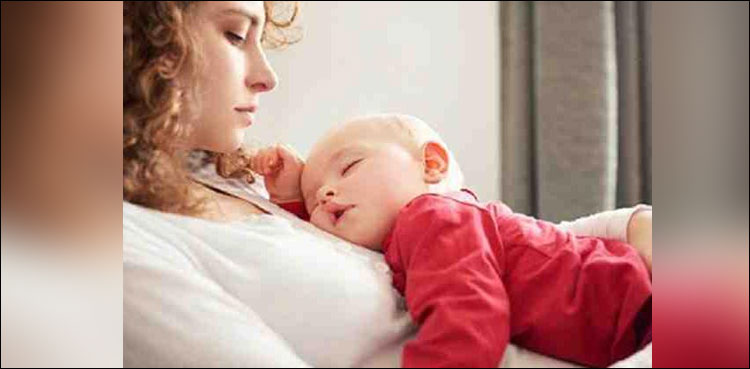 ماؤں کی کم نیند بچوں کی نشوونما کو متاثر کرتی ہے، تحقیق