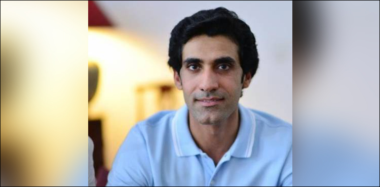 پی ٹی آئی نے جس سیاستدان کے کردار کو بُرا کہا کل اس کے پیروں میں بیٹھ گئی، عون چوہدری