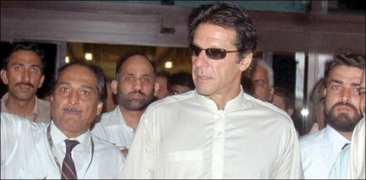 عمران خان اہلیہ کے ہمراہ عمرے کی ادائیگی کیلئے سعودی عرب روانہ