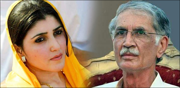 عائشہ گلالئی، پرویز خٹک سے مقابلے کیلئے تیار، کاغذات نامزدگی حاصل کرلیے