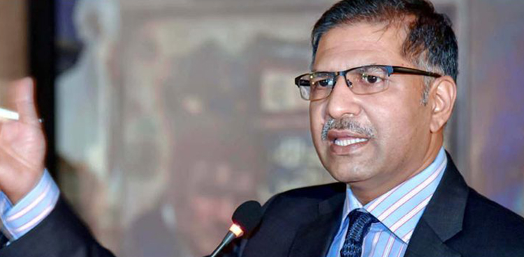 اسحاق ڈار کی واپسی: ریڈ وارنٹ قانون کے مطابق جاری کریں گے، وفاقی وزیر قانون