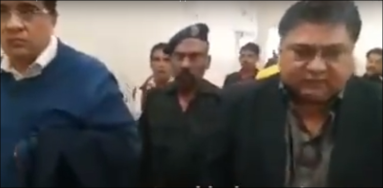 پونے 6 ارب روپے کرپشن: ملزم کو وی آئی پی ٹریٹمنٹ پر سندھ ہائی کورٹ برہم