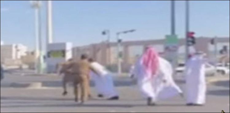 مسجد نبوی کے قریب پولیس اہلکار پر تشدد کرنے والے 2 افراد گرفتار