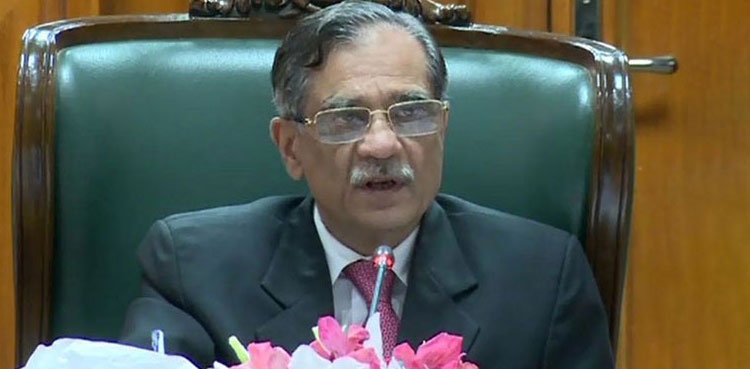 چیف جسٹس  نے ڈیمز کی تعمیر کیلئے 10لاکھ روپے کا عطیہ جمع کرادیا