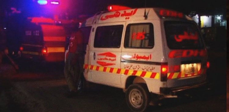 لاہور کے مختلف علاقوں میں بونداباندی سے موسم خوشگوار