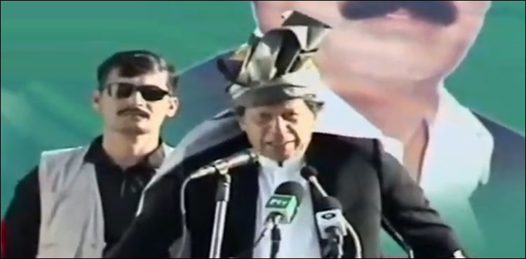 جن لوگوں نے عوام کا پیسہ لوٹا ان سےکسی قسم کی ڈیل نہیں ہوگی ، وزیراعظم