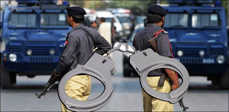 چابی گم ہونے پر پولیس کو ہتھکڑی کھلوانے کے لیے ملزم کو لاک ماسٹر کے پاس لے جانا پڑا