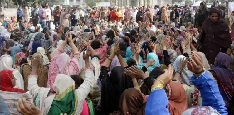 لاہور میں لیڈی ہیلتھ ورکز کا دھرنا چوتھے روز بھی جاری