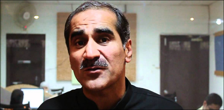 سعید رفیق اور پولیس اہل کاروں میں آنکھ مچولی، کمرۂ عدالت میں الجھ پڑے