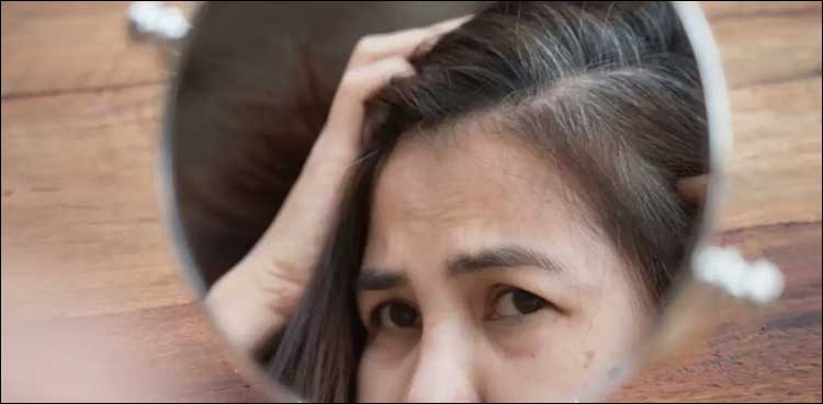 وقت سے پہلے بالوں کو سفید کرنے والی وجوہات