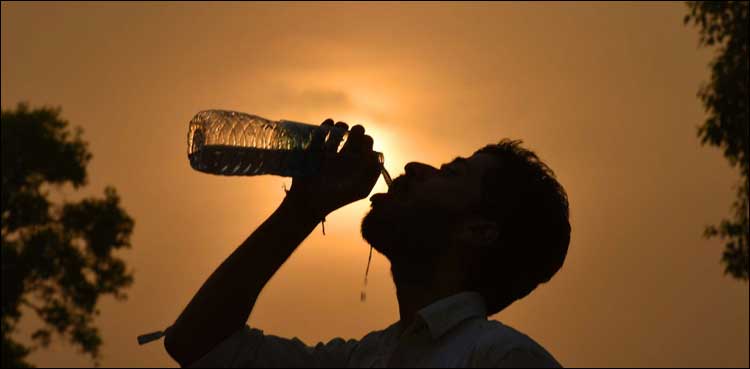 کراچی میں عید کے تیسرے روز بھی موسم انتہائی گرم