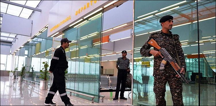 کسٹم عملے کی نااہلی کے باعث مسافر لندن جانے سے رہ گیا