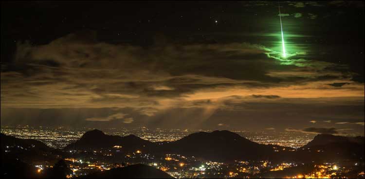 شہاب ثاقب گرنے کا منظر کیمرے کی آنکھ میں قید