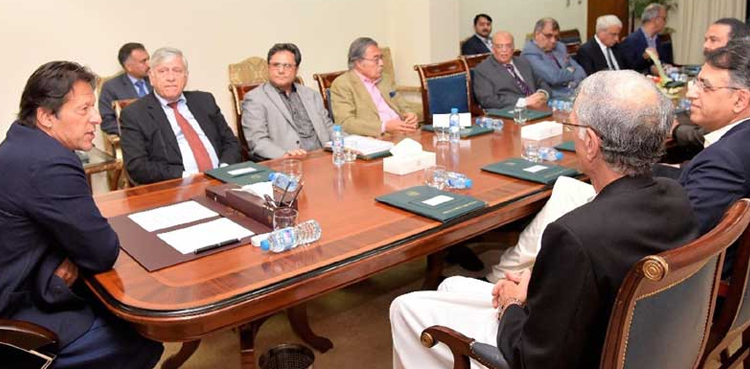 وزیرِاعظم عمران خان نے گیس چوری کے خلاف ملک گیر کریک ڈاؤن کا حکم دے دیا