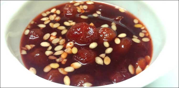 دال چاول کا لطف دوبالا کرنے والی آلو بخارے کی چٹنی