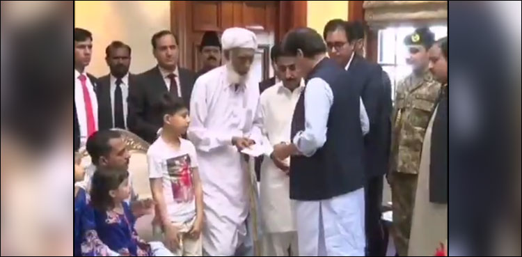 سانحہ ساہیوال کے متاثرین کے ورثا سے وزیر اعظم کی ملاقات، عدالتی کمیشن بنانے کی ہدایت