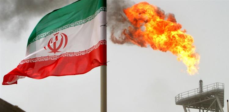 ایرانی تیل درآمد کرنے والے ممالک کے سر پر امریکی پابندیوں کی تلوار