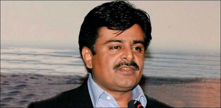 میٹرک امتحانات ختم ہونے کے بعد محکمہ تعلیم سندھ جاگ گیا، نقل کرانے والے 47 اساتذہ معطل
