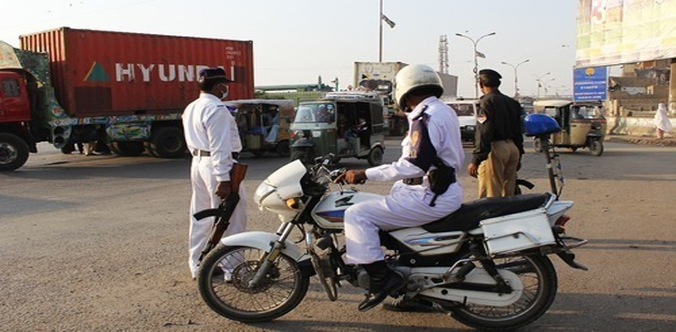 کوئٹہ : بغیر ہیلمٹ تیس ہزار موٹرسائیکل سواروں کے خلاف چالان اور جرمانہ
