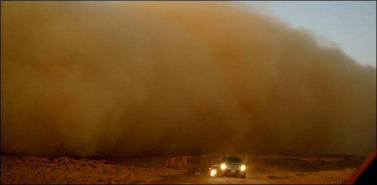 دبئی آئندہ دو روز گرد کے طوفان کی لپیٹ میں رہے گا