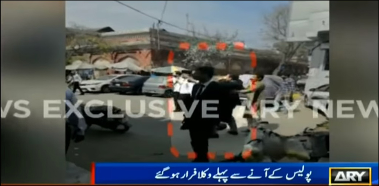 فیصل آباد : فائرنگ کرنے والے وکلاء کیخلاف پنجاب بار کونسل کی سخت کارروائی