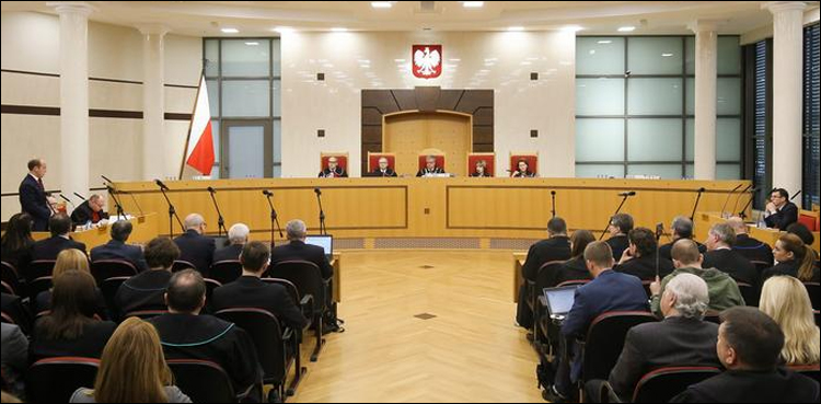 پولینڈ میں عدالتی اختیارات محدود کرنے کے خلاف یورپی یونین کی کارروائی