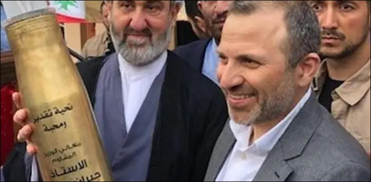 حزب اللہ کا استعمال شدہ گولے کا تحفہ قبول کرنے پر لبنانی وزیرخارجہ کو تنقید کا سامنا