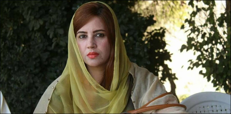 شیر اور شیرنی کی موت پر زرتاج گل سمیت 19 افراد کو شوکاز نوٹس جاری