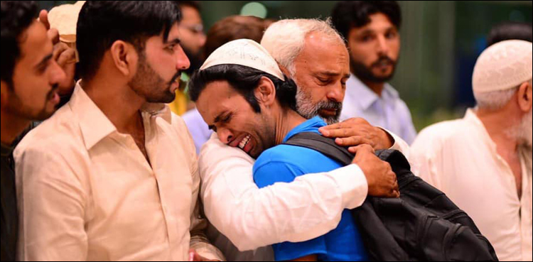 اسلام آباد : ملائشیا میں پھنسے322 پاکستانی قیدی وطن واپس پہنچ گئے