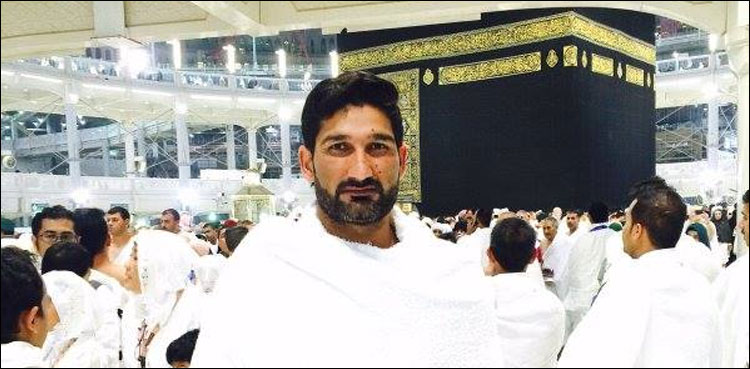 فاسٹ بولرسہیل تنویرنے عمرے کی سعادت حاصل کرلی