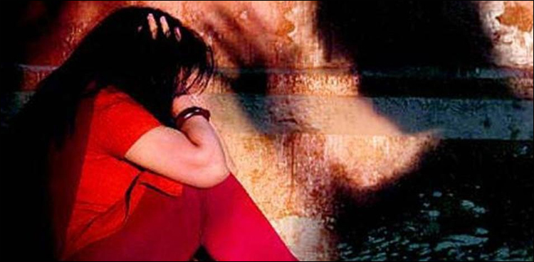 فحاشی کے اڈے سے لڑکی بازیاب کرانے پر پولیس نے رشتہ داروں کو دھر لیا