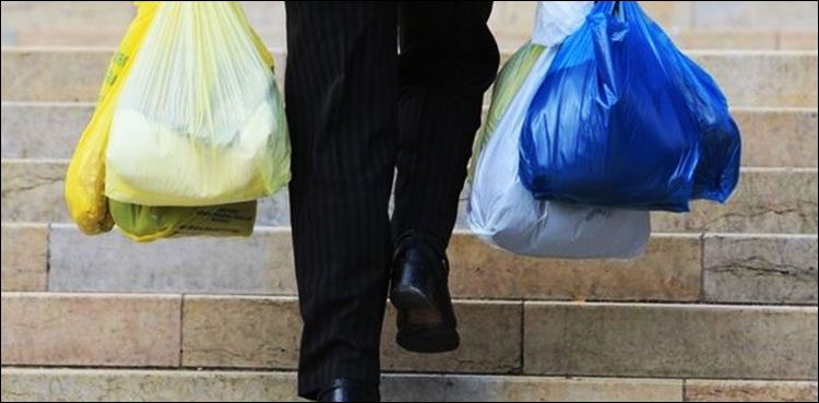 پلاسٹک بیگز پر پابندی غیر موثر : حکومت اب کیا کرنے جارہی ہے؟