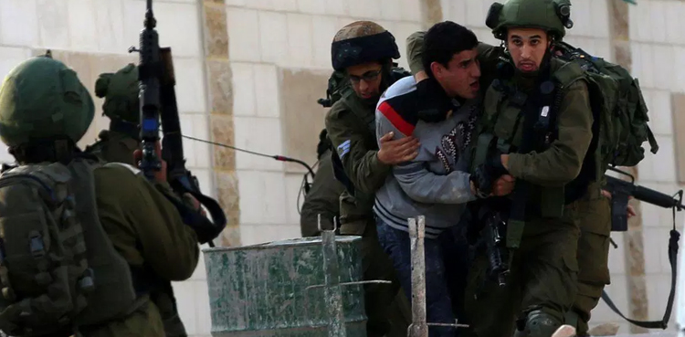 اسرائیلی فوج کے مظالم، مزید 17 نہتے فلسطینیوں کو گرفتار کرلیا گیا