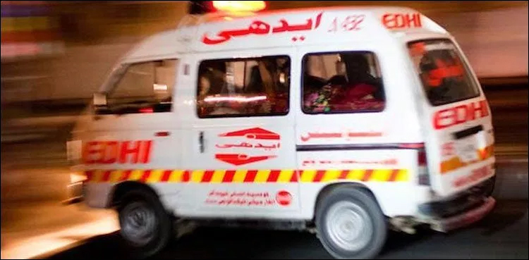 کراچی میں گاڑی اور رکشہ ٹکرا گئے، 2 افراد جاں بحق