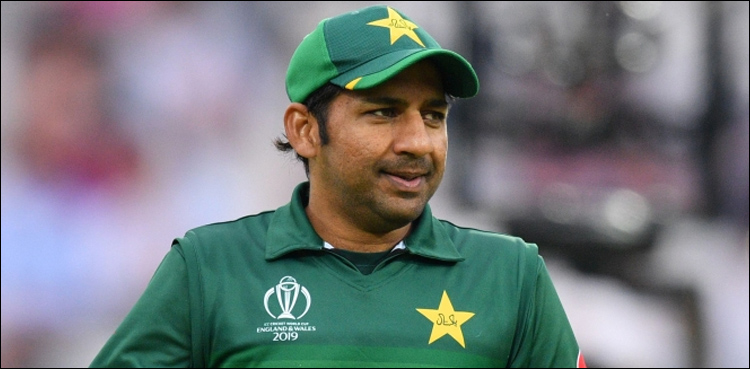 کیا مصباح الحق سرفراز احمد کو کپتان برقرار رکھنے کے حق میں‌ ہیں؟