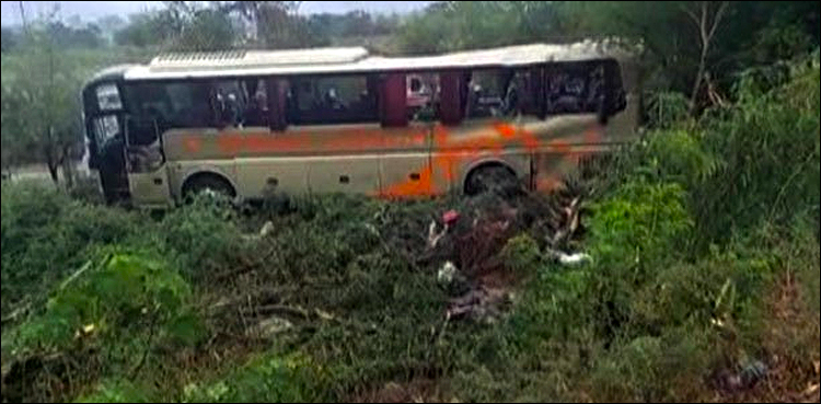 سوات سے لاہور جانے والی بس کو حادثہ، جاں بحق افراد کی تعداد 13 ہوگئی، ڈرائیور گرفتار