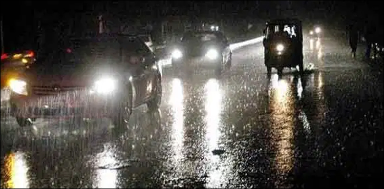اختیارات کی جنگ نے کراچی کو ڈبو دیا، بجلی 12 سے 15 گھنٹے سے غائب