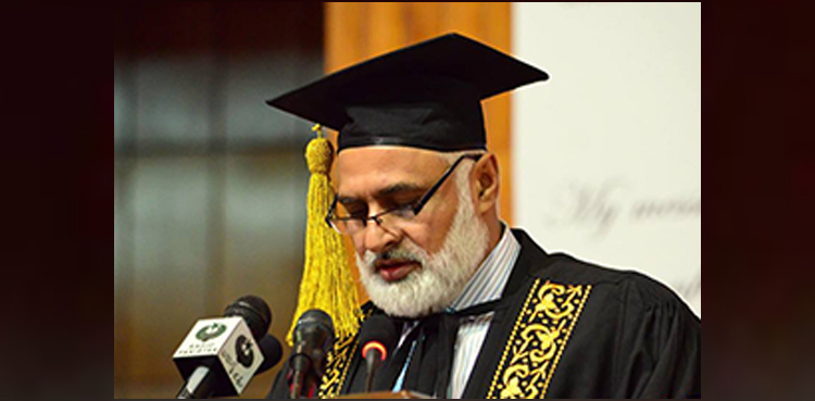 وائس چانسلر پنجاب یونیورسٹی نے درخت اپناؤ مہم کا آغاز کر دیا
