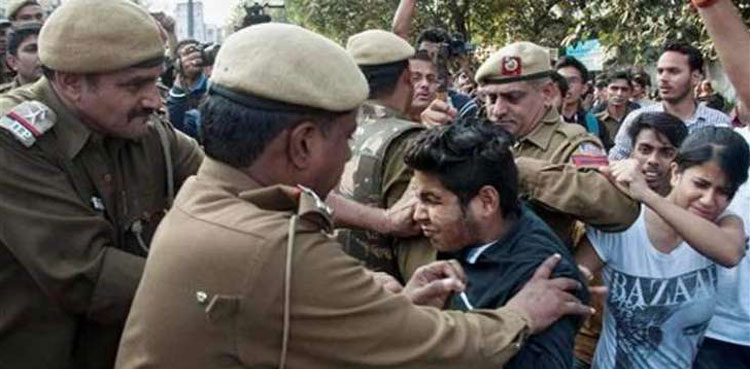 مقبوضہ کشمیرمیں بھارتی فوجیوں کی دہشت گردی، فائرنگ سے کشمیری نوجوان شہید